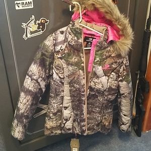 Camo coat with fur hood